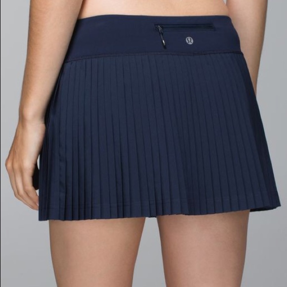 Lululemon pleat to street skirt